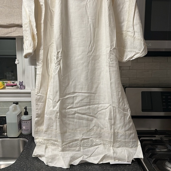 UPDATED! 🤍😍 Spell Milla Gown NWT Sz M Color: cream/white! 🤍😍 - Picture 8 of 16